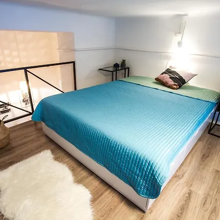 Juniper Apartment *